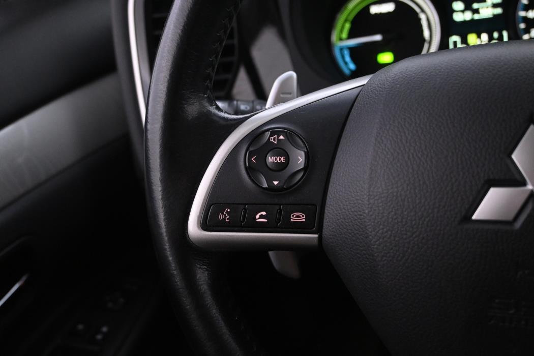 MITSUBISHI Outlander PHEV 2014