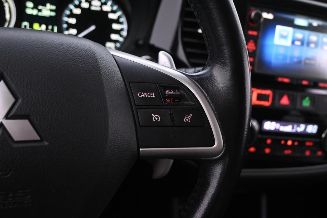 MITSUBISHI Outlander PHEV 2014