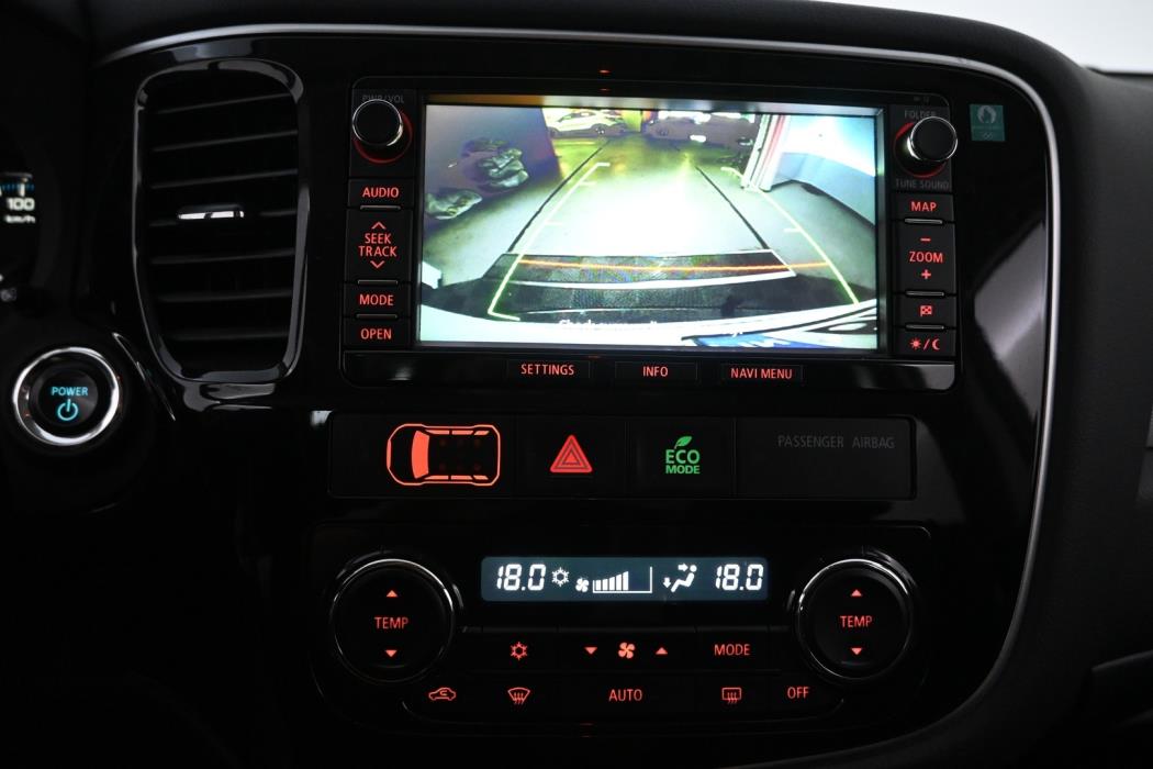 MITSUBISHI Outlander PHEV 2014