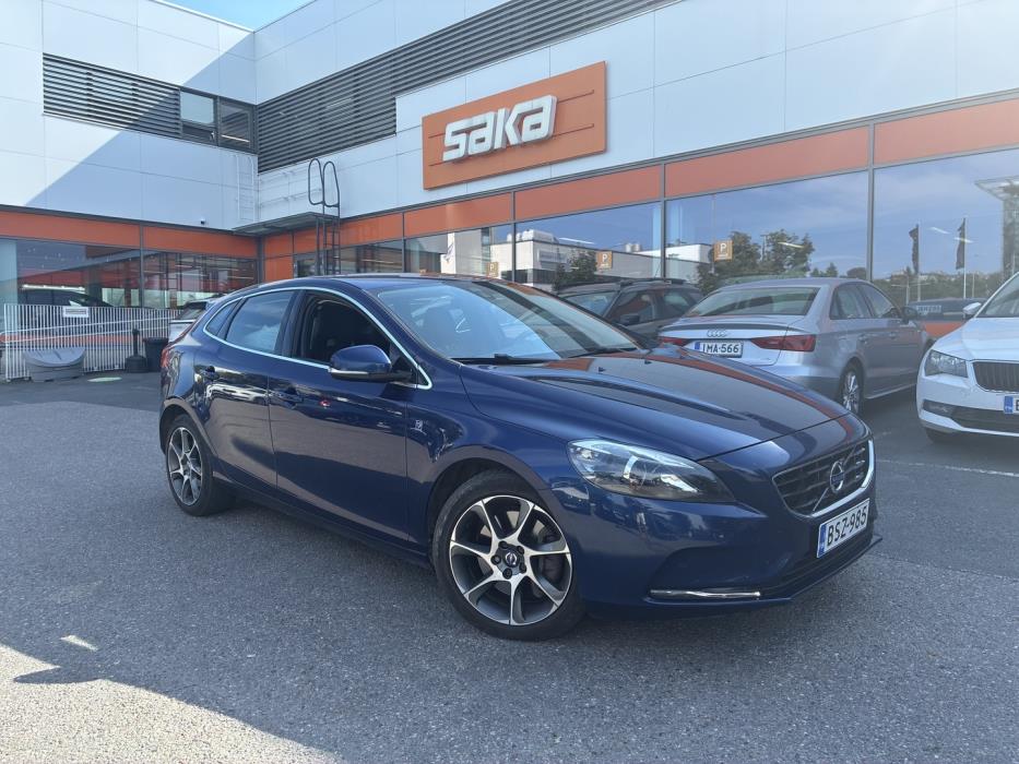 VOLVO V40 2015