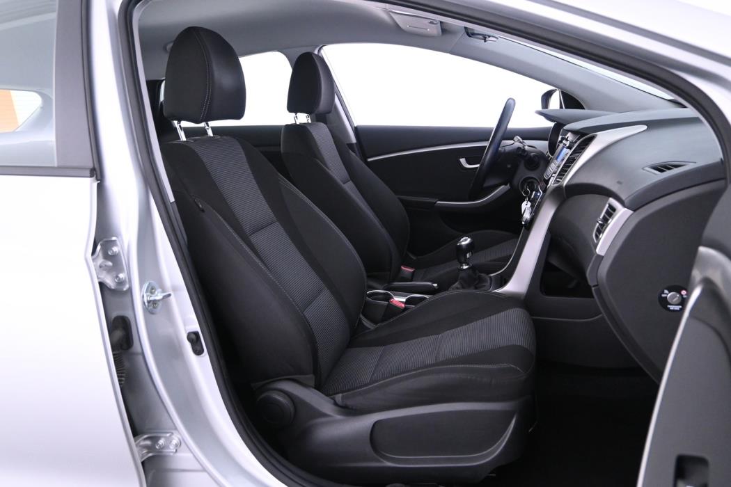 HYUNDAI I30 2016