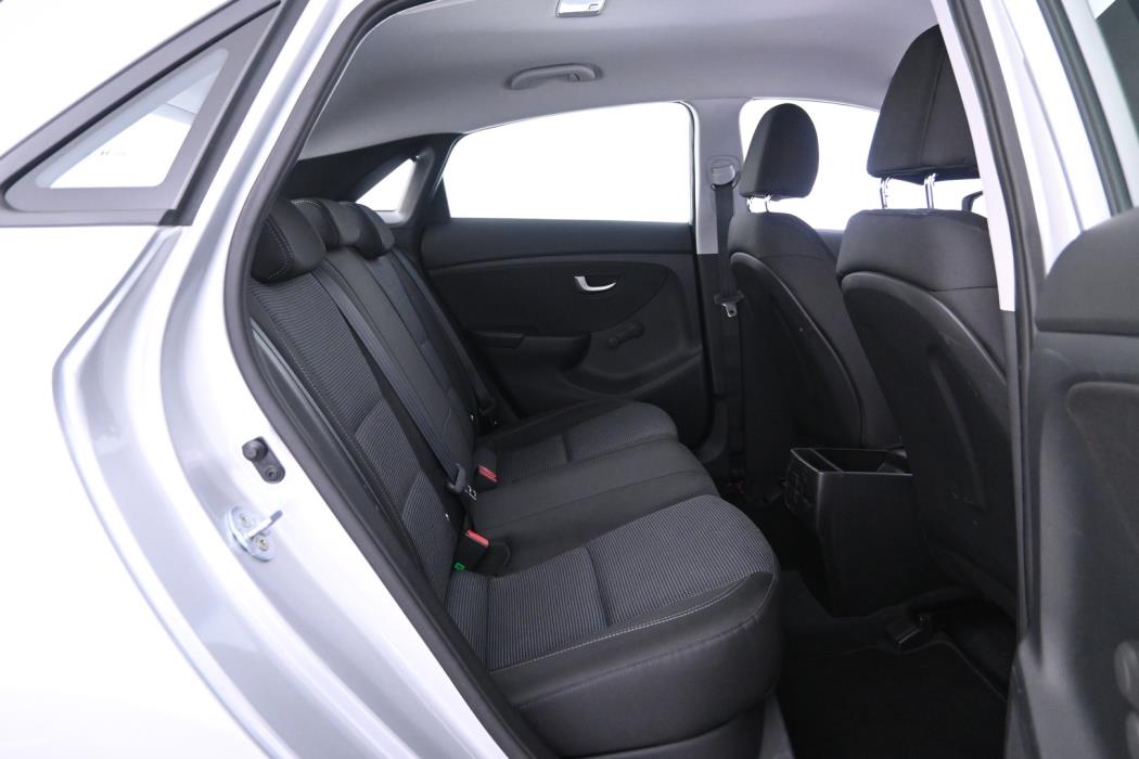HYUNDAI I30 2016