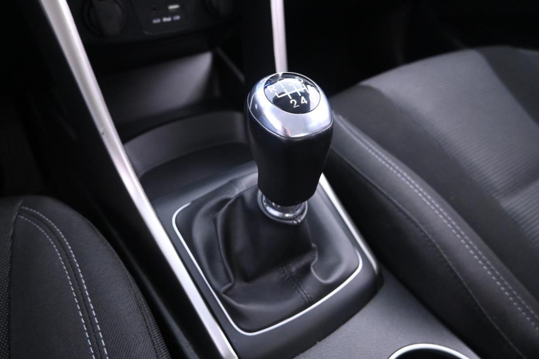 HYUNDAI I30 2016