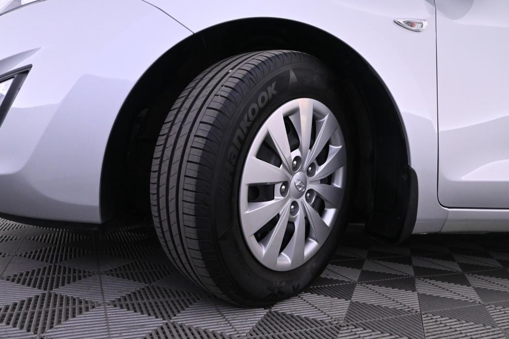 HYUNDAI I30 2016
