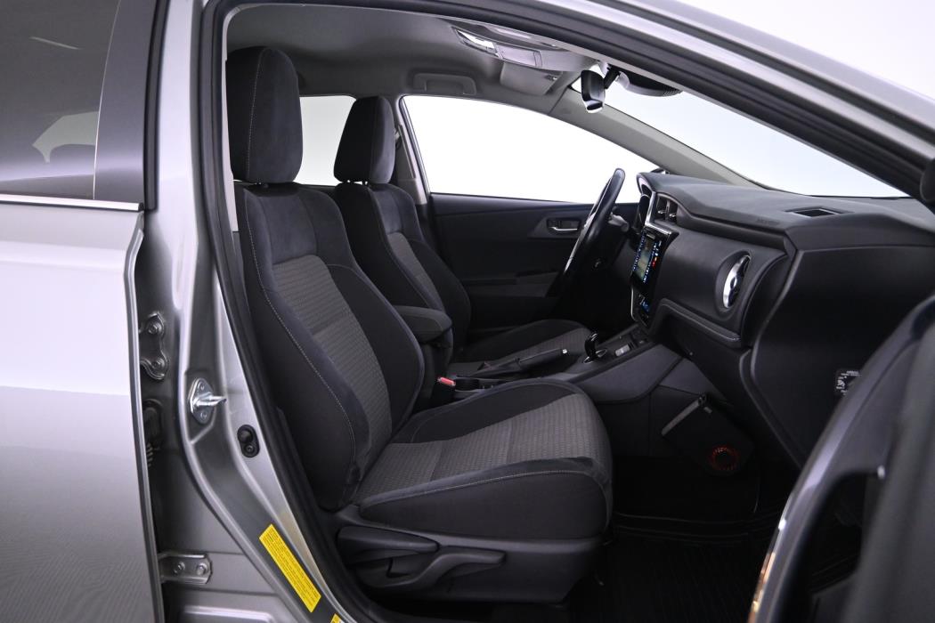TOYOTA Auris 2017