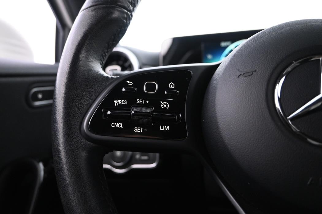 MERCEDES-BENZ A 2019