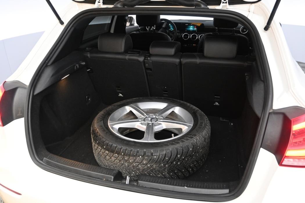 MERCEDES-BENZ A 2019