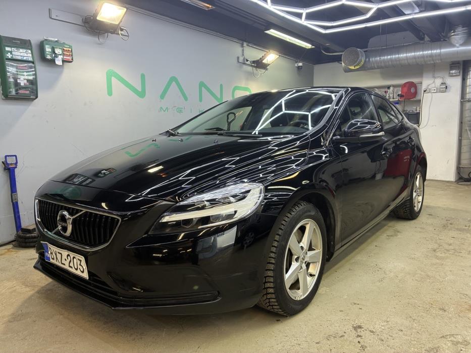 VOLVO V40 2019