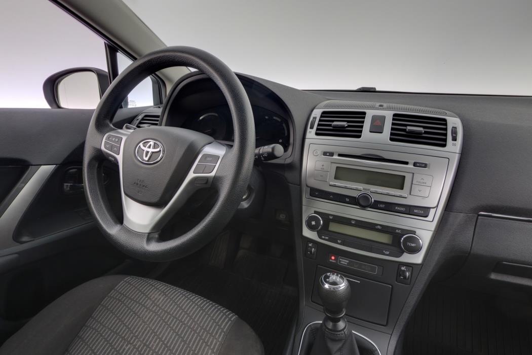 TOYOTA Avensis 2012