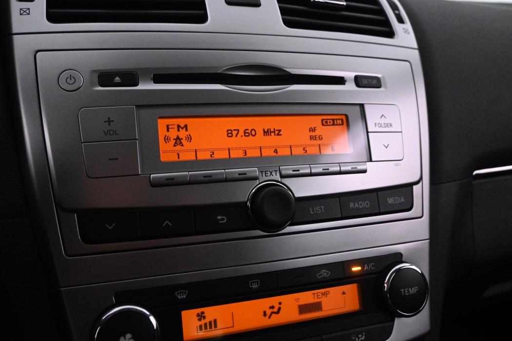TOYOTA Avensis 2012