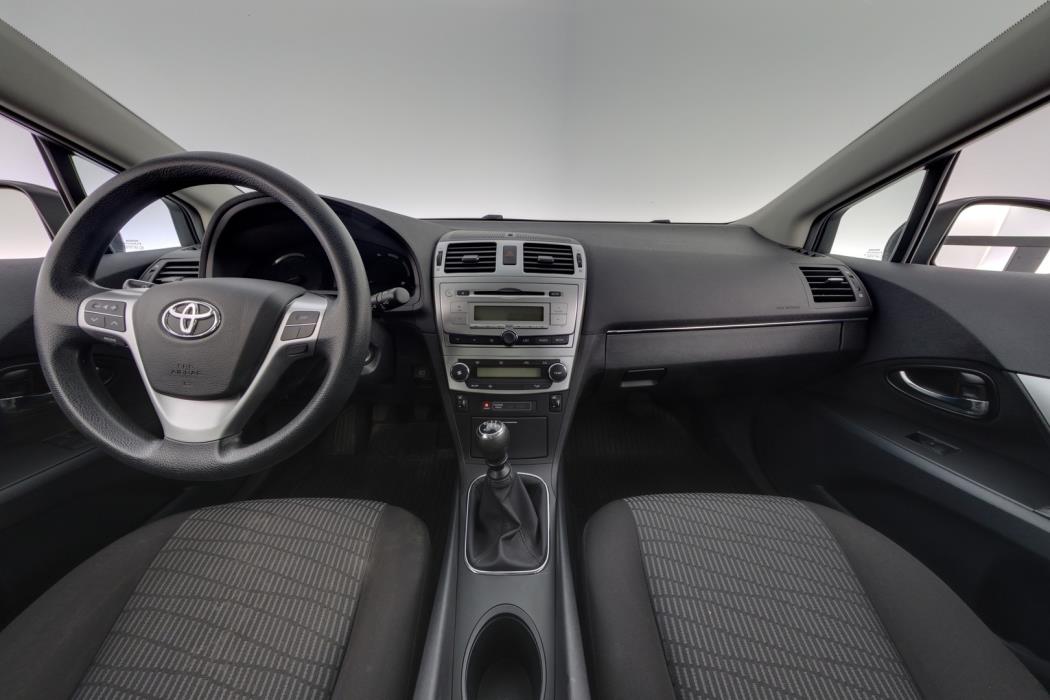 TOYOTA Avensis 2012