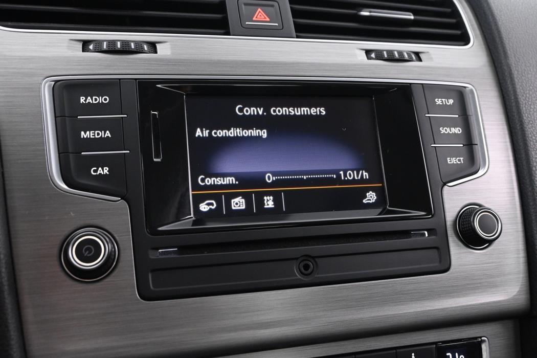 VOLKSWAGEN Golf 2015