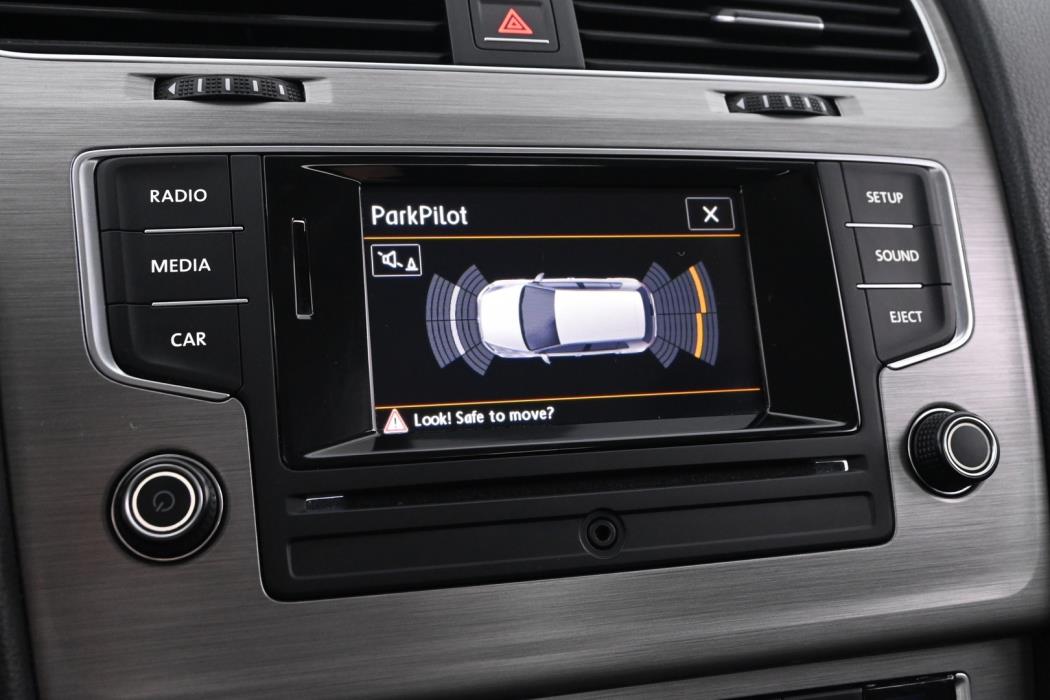 VOLKSWAGEN Golf 2015