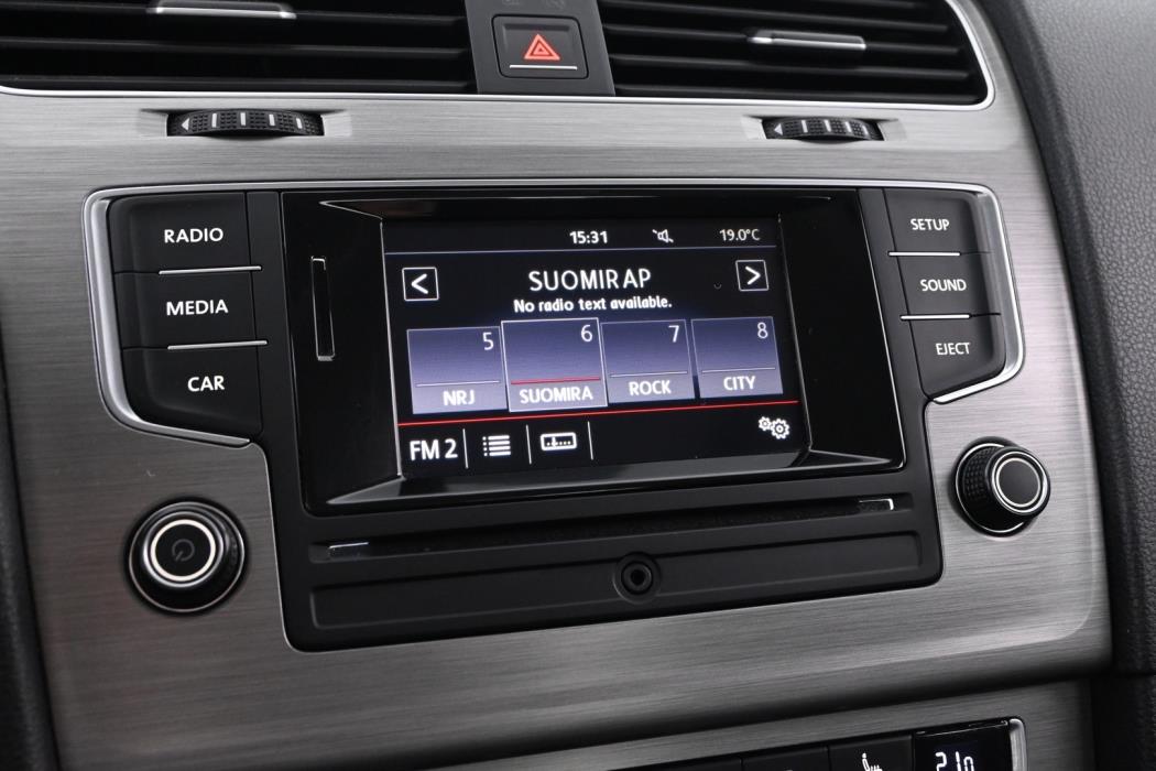 VOLKSWAGEN Golf 2015