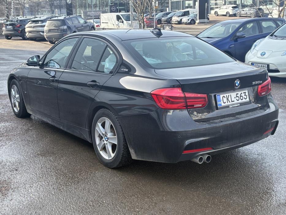 BMW 330 2017