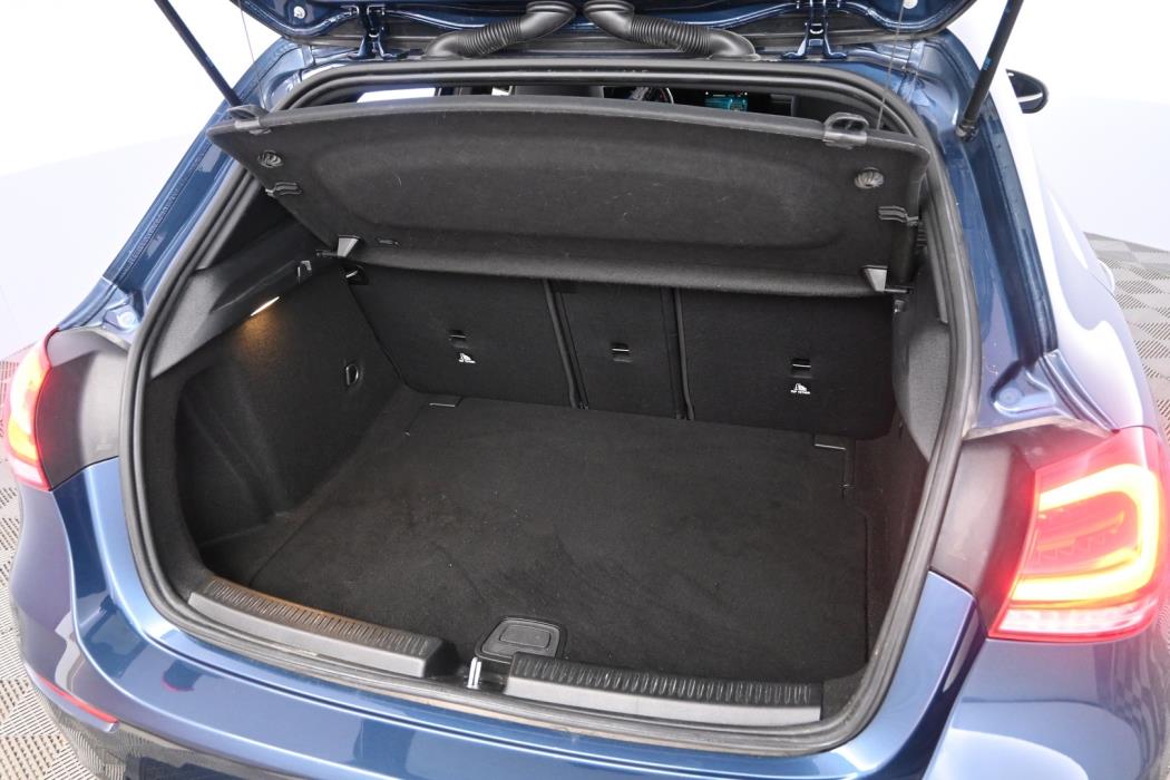 MERCEDES-BENZ A 2019