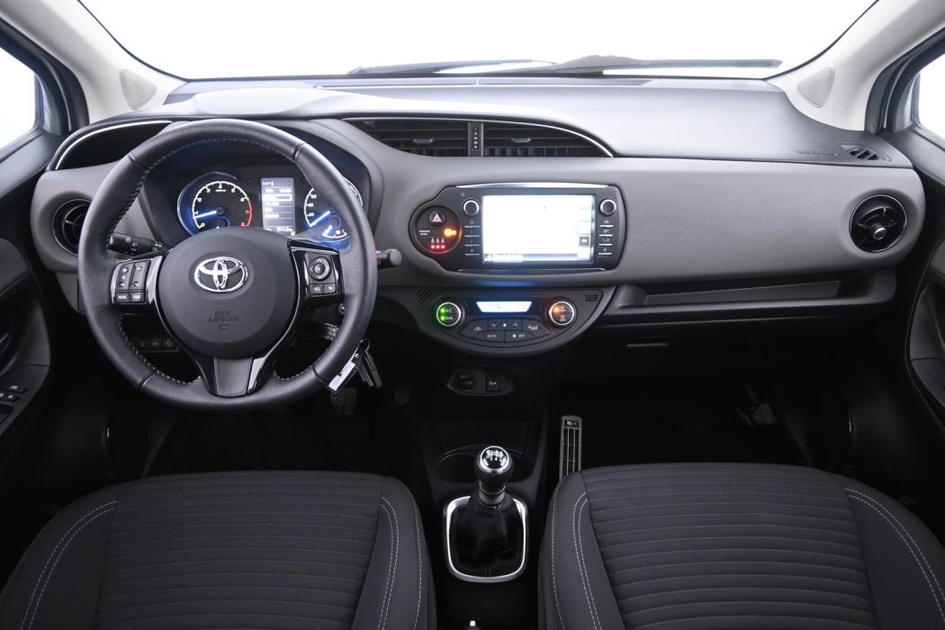 TOYOTA Yaris 2019