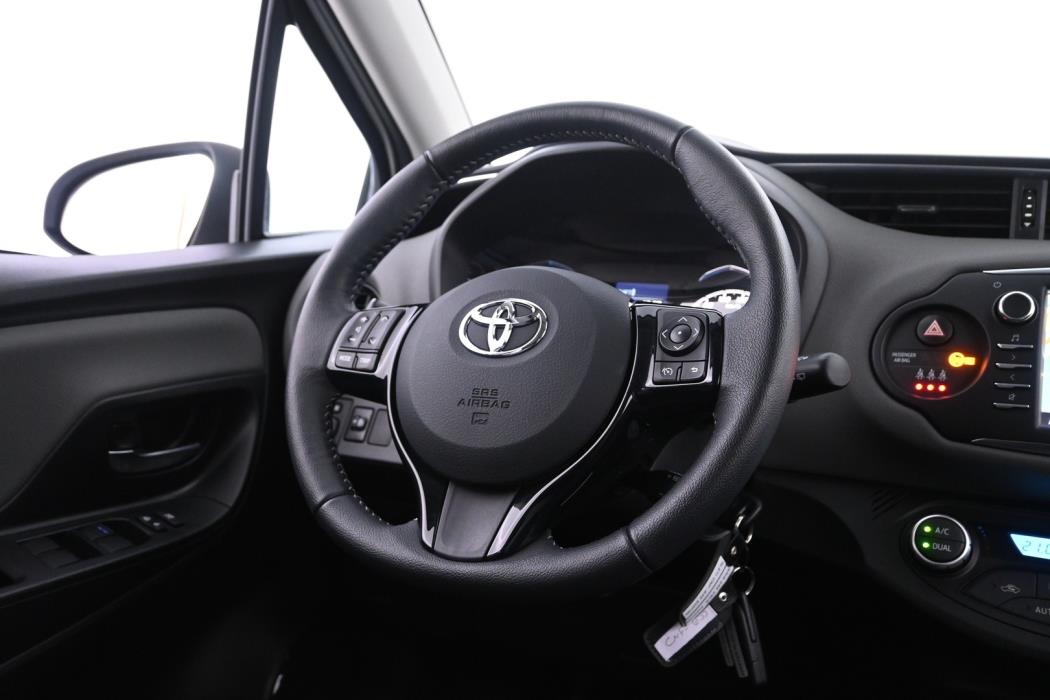 TOYOTA Yaris 2019