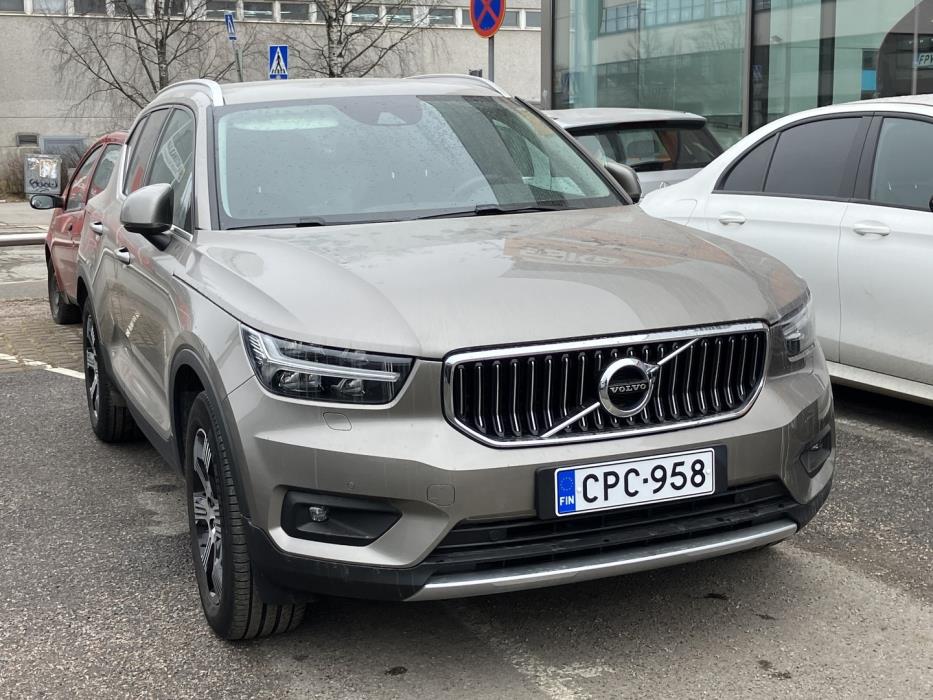 VOLVO XC40 2021