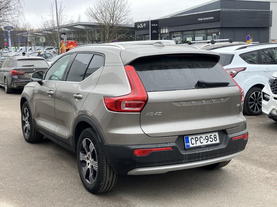 VOLVO XC40 2021