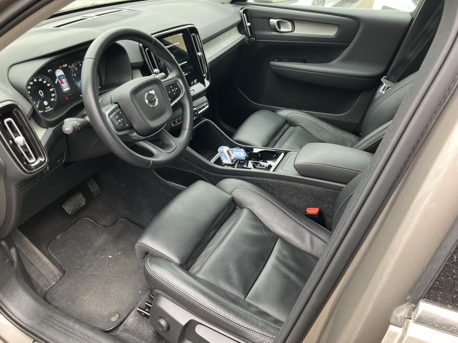 VOLVO XC40 2021