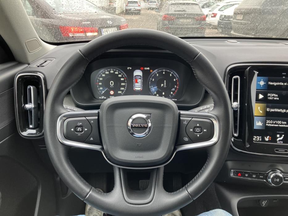 VOLVO XC40 2021