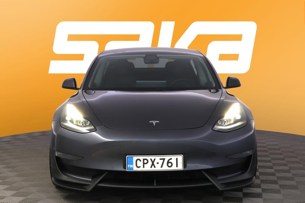 TESLA Model 3 2021