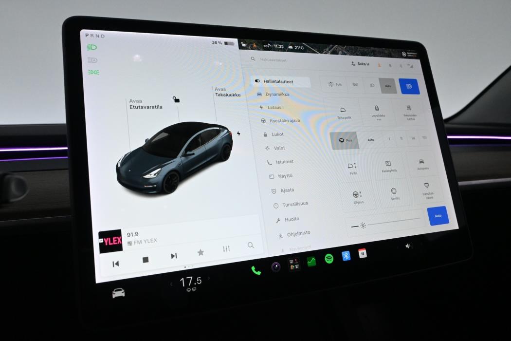 TESLA Model 3 2021