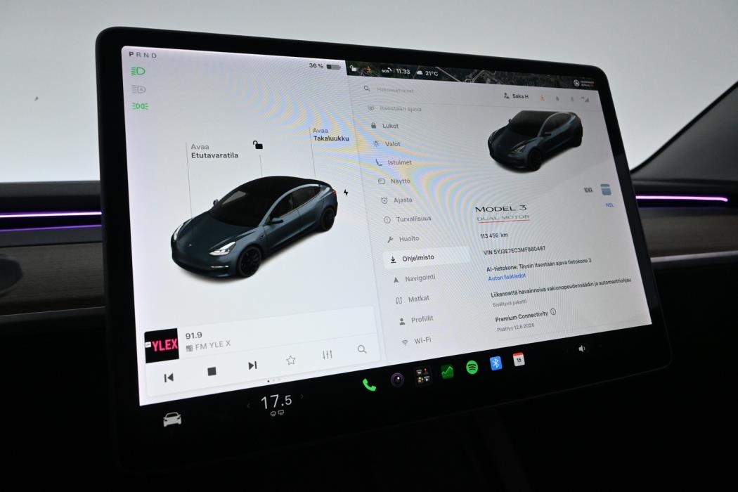 TESLA Model 3 2021