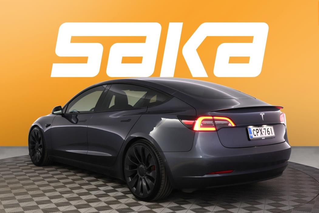 TESLA Model 3 2021