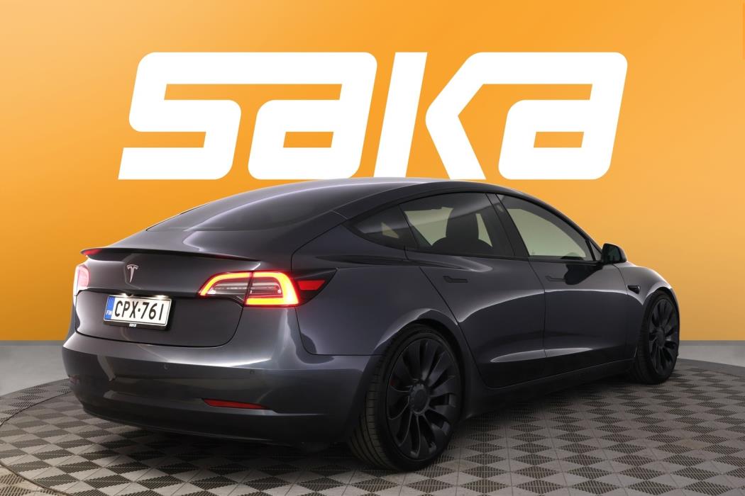 TESLA Model 3 2021
