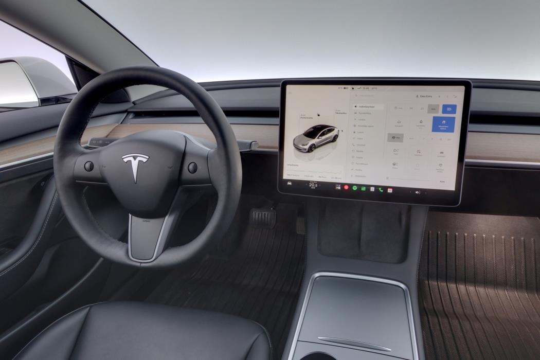 TESLA Model 3 2023