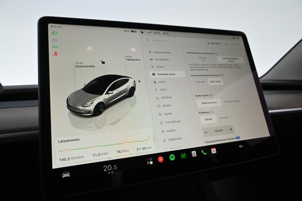 TESLA Model 3 2023