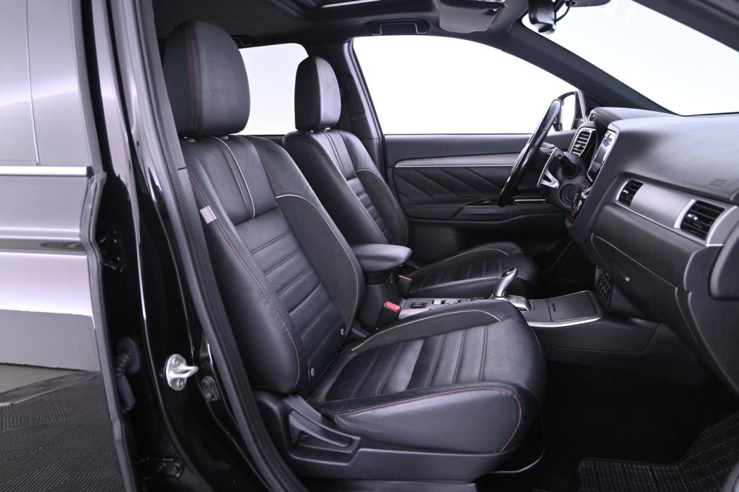 MITSUBISHI Outlander 2018