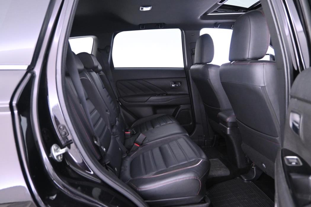 MITSUBISHI Outlander 2018