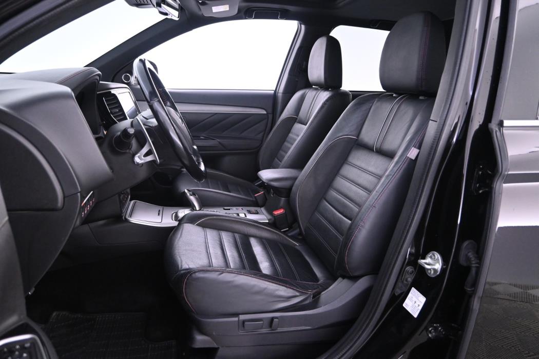 MITSUBISHI Outlander 2018