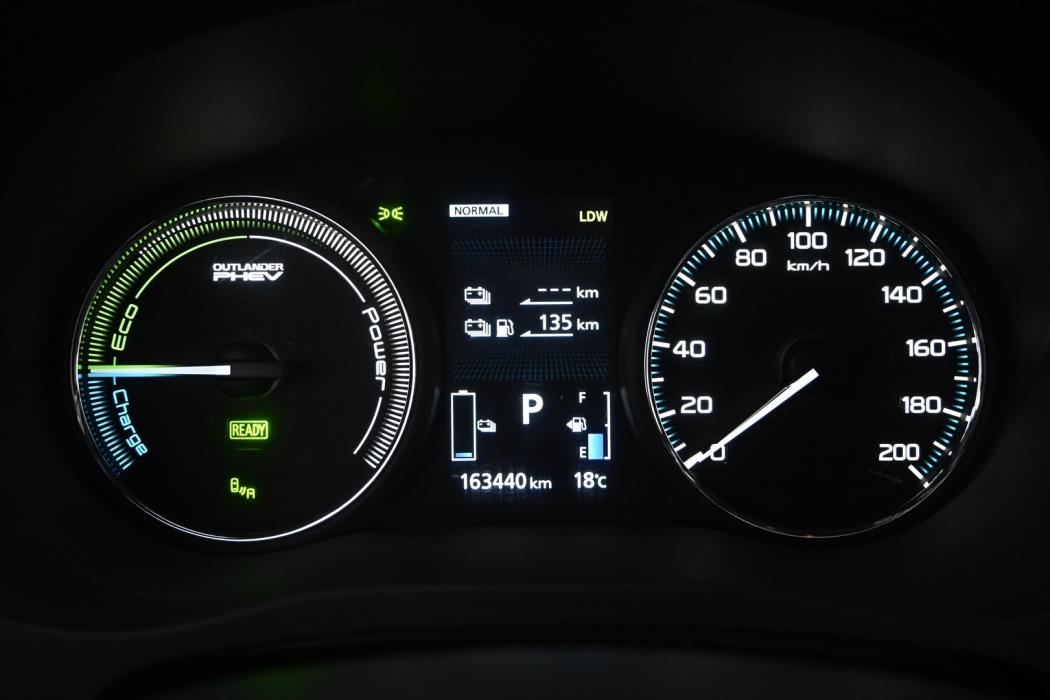 MITSUBISHI Outlander 2018