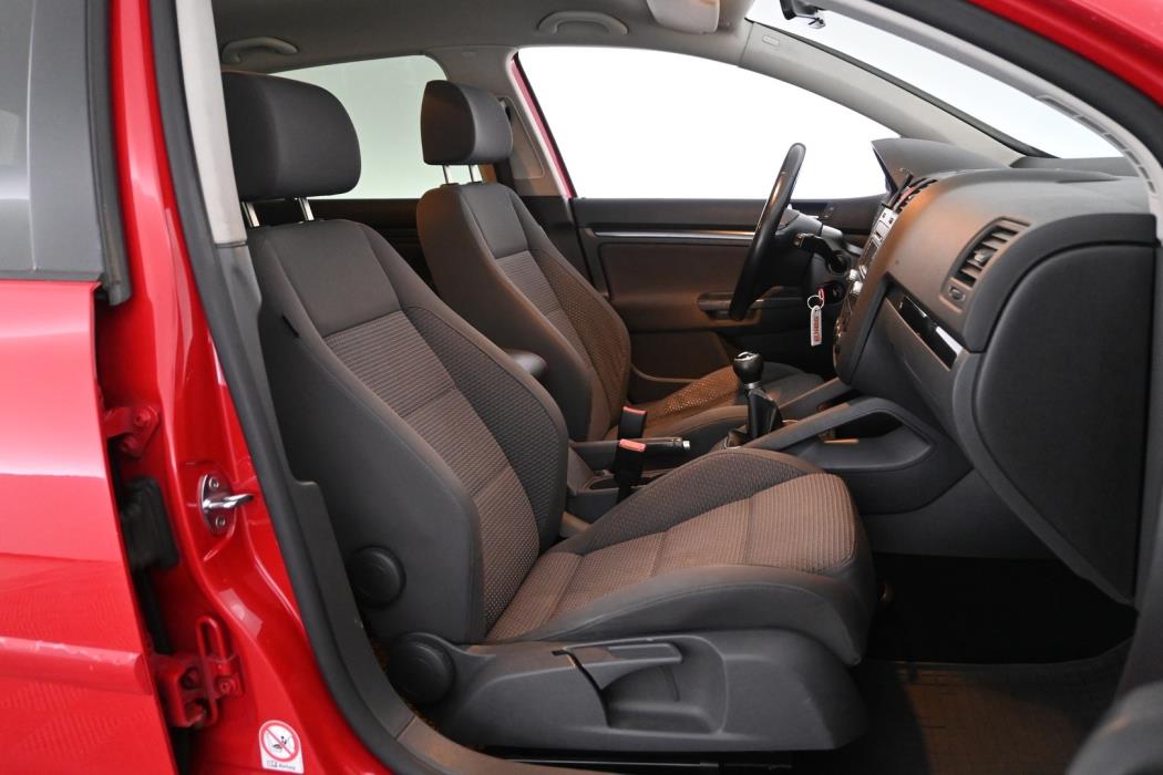 VOLKSWAGEN Golf 2006