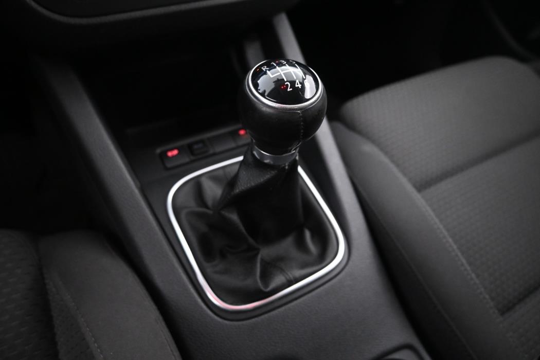 VOLKSWAGEN Golf 2006