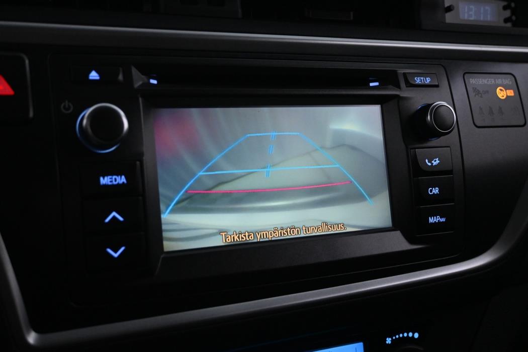 TOYOTA Auris 2015