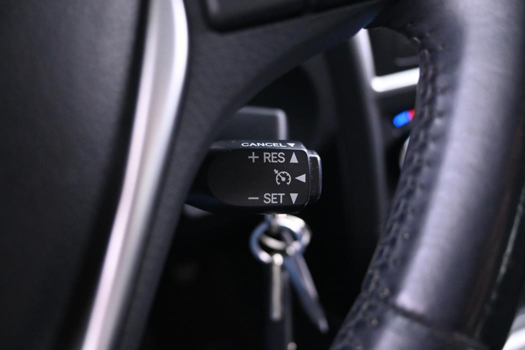 TOYOTA Auris 2015