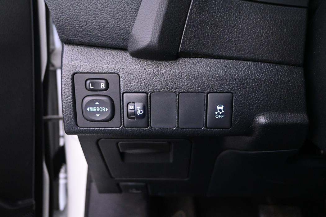 TOYOTA Auris 2015