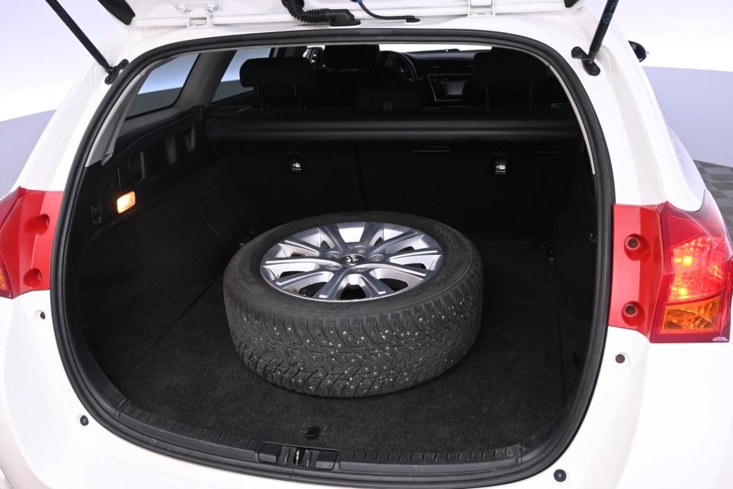 TOYOTA Auris 2015