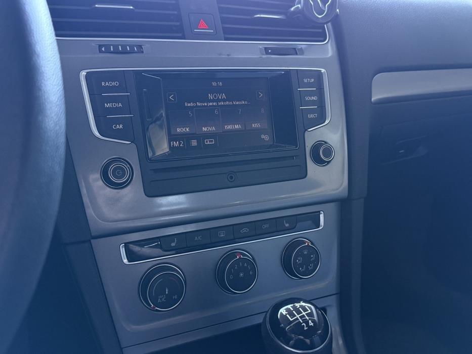 VOLKSWAGEN Golf 2015
