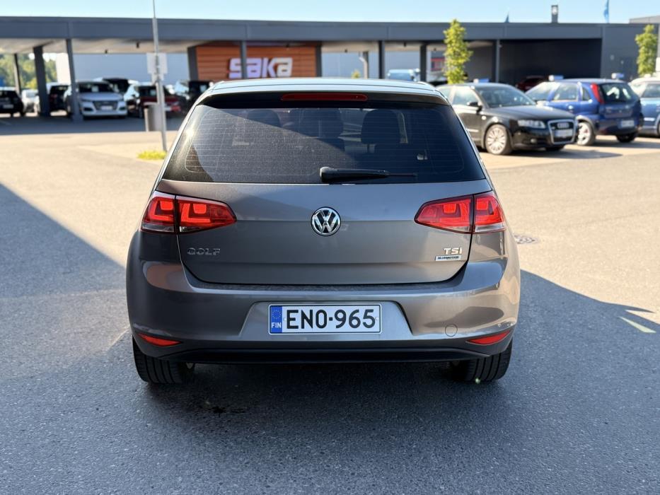 VOLKSWAGEN Golf 2015