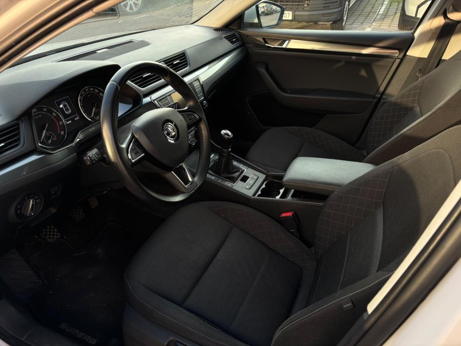SKODA Superb 2016
