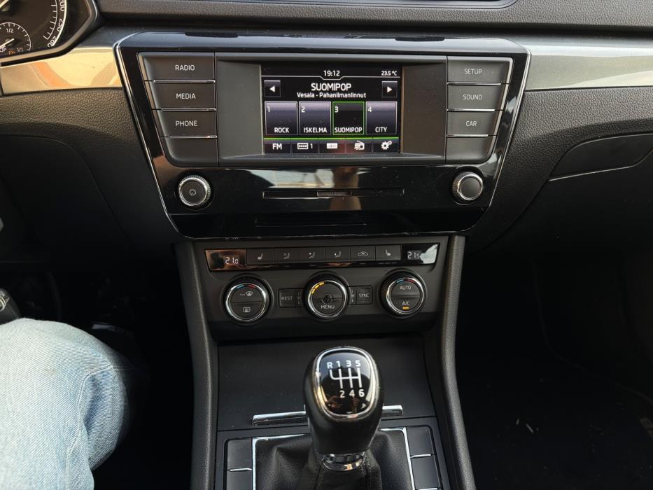 SKODA Superb 2016