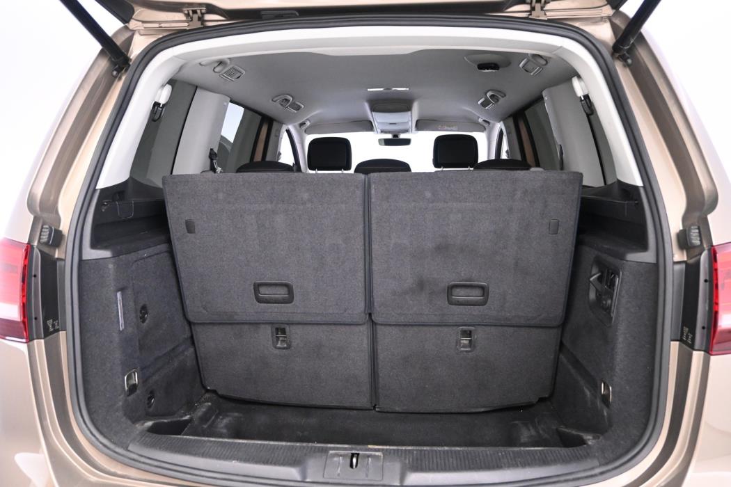 VOLKSWAGEN Sharan 2016