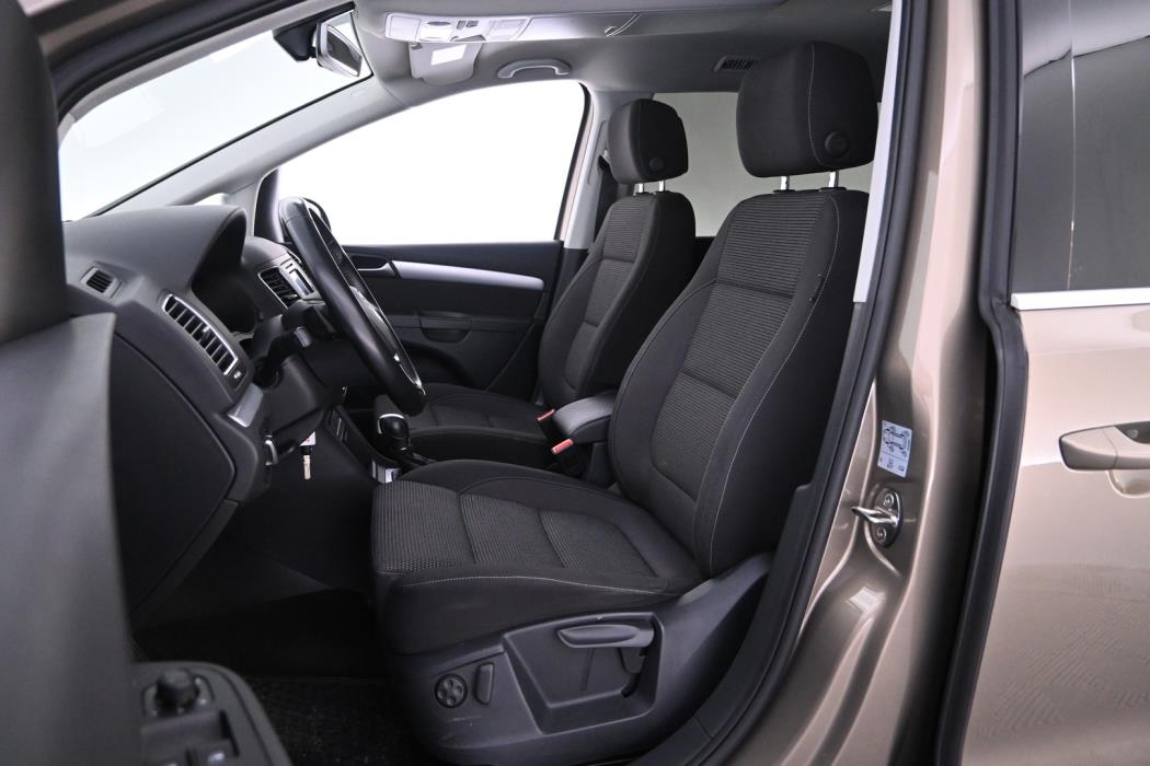 VOLKSWAGEN Sharan 2016