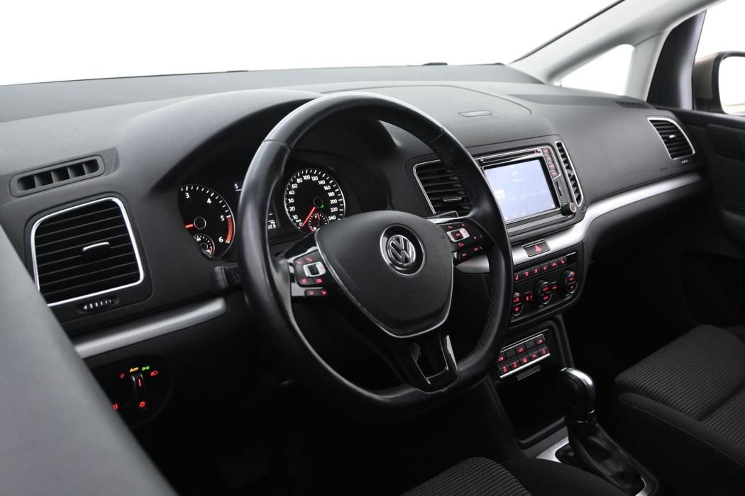 VOLKSWAGEN Sharan 2016